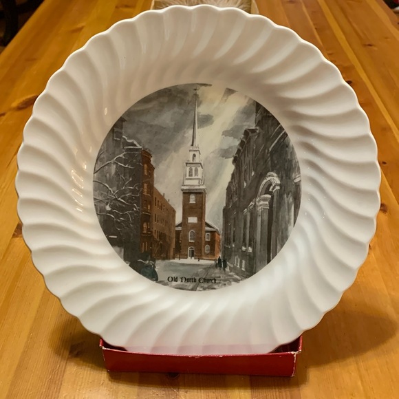 FREE WITH PURCHASE***** Vintage Johnson Brothers “Old North Church” plate, EUC - Picture 1 of 7